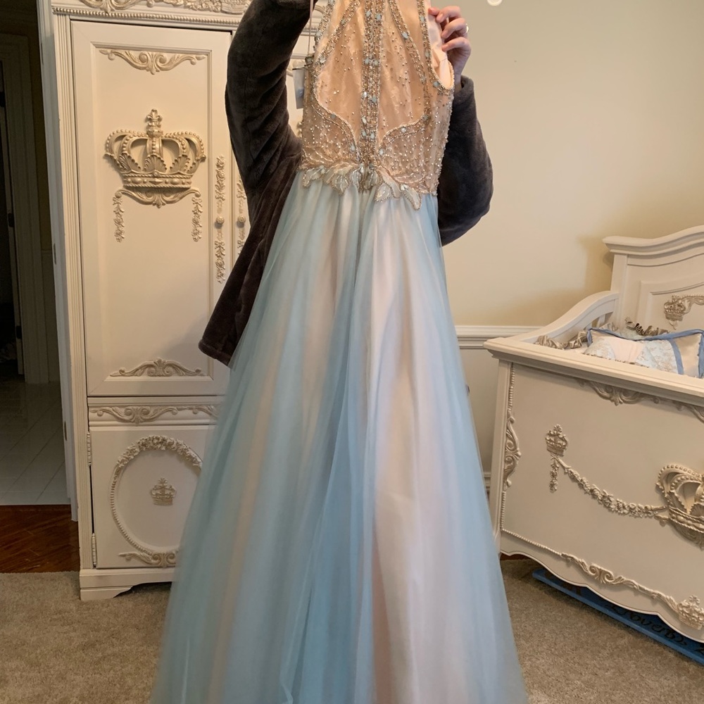Formal dress !! - Picture 4 of 8
